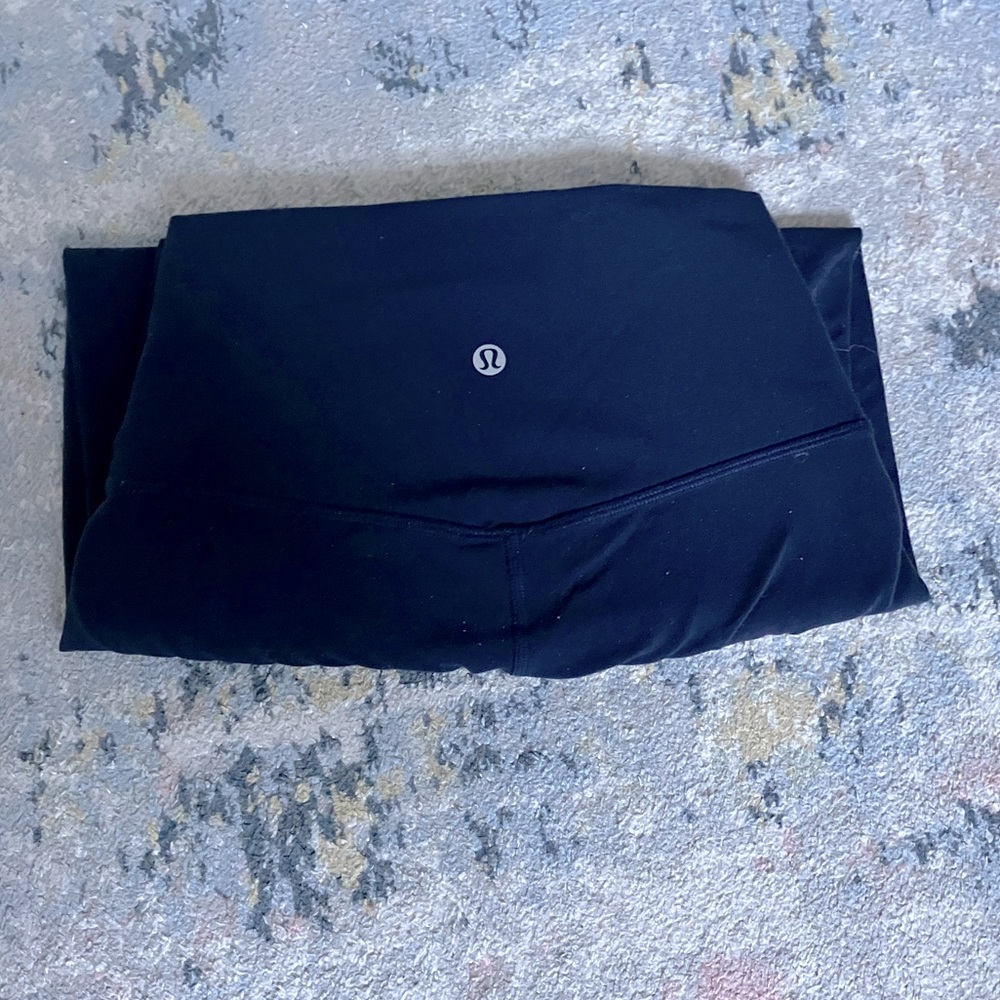 Lululemon cropped navy leggings size 2